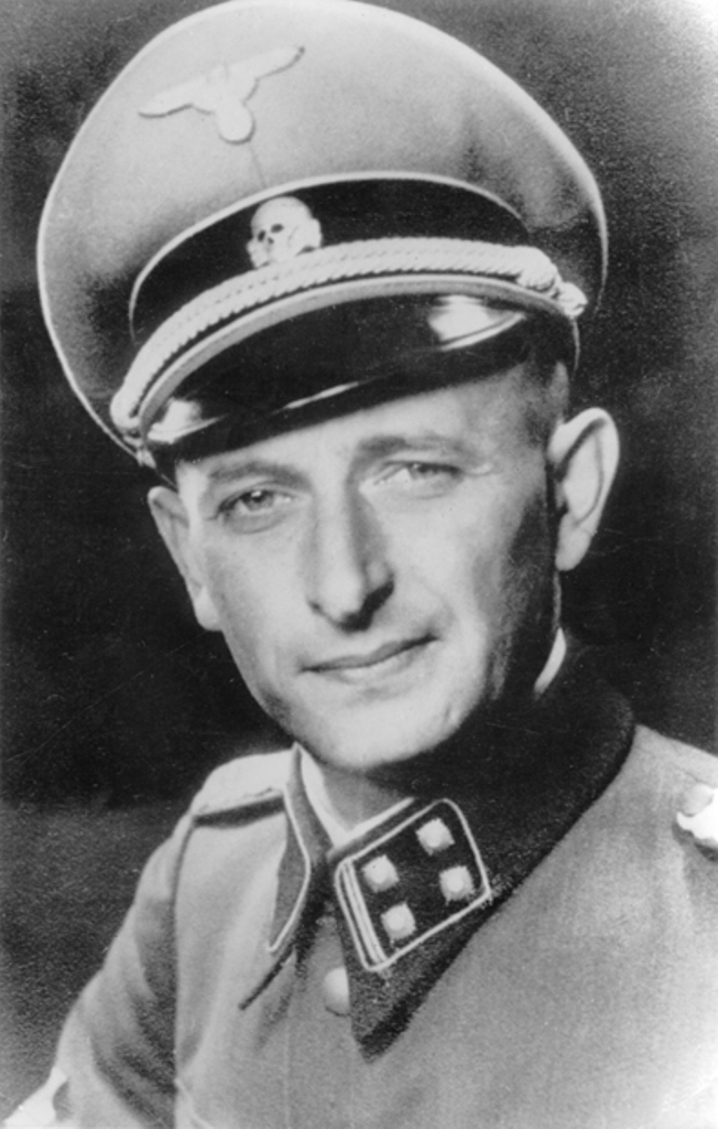 auteur Adolf Eichmann de la citation Je sauterai dans mon grave riant parce que le sentiment que j'ai cinq millions d'êtres humains sur ma conscience est pour moi une source de satisfaction extraordinaire.