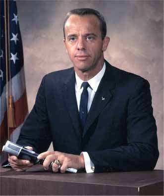 auteur Alan Shepard de la citation Ensuite, il y a eu le défi de continuer à faire de mieux en mieux, de piloter le meilleur vol d'essai que quiconque avait jamais volé. Cela a conduit à être reconnu comme l'un des pilotes d'essai les plus expérimentés, ce qui a conduit à l'entreprise d'astronautes.