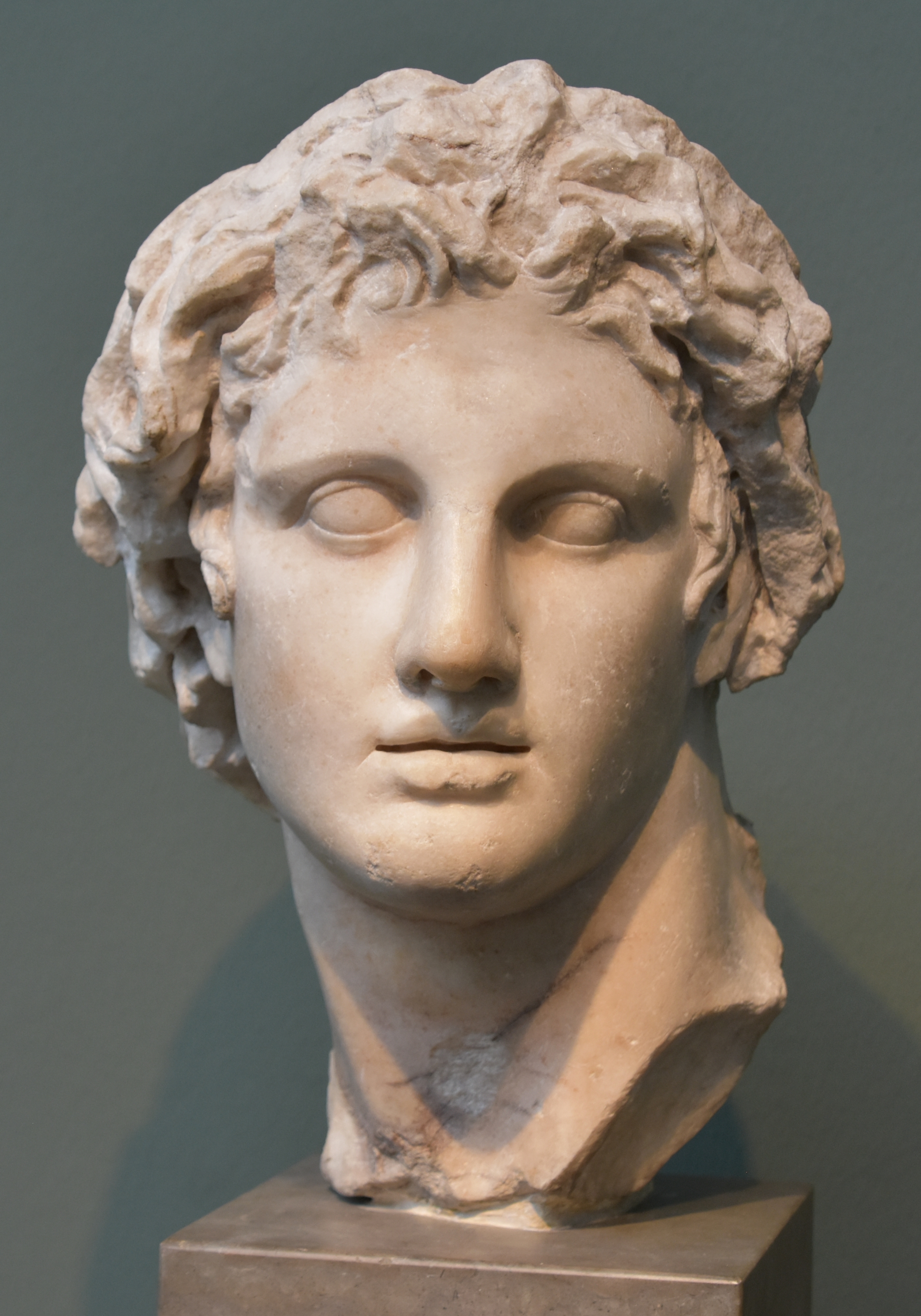 auteur Alexandre le Grand de la citation Au tombeau d'Achille, ô jeune chanceux, d'avoir trouvé Homère comme le héraut de ta gloire !