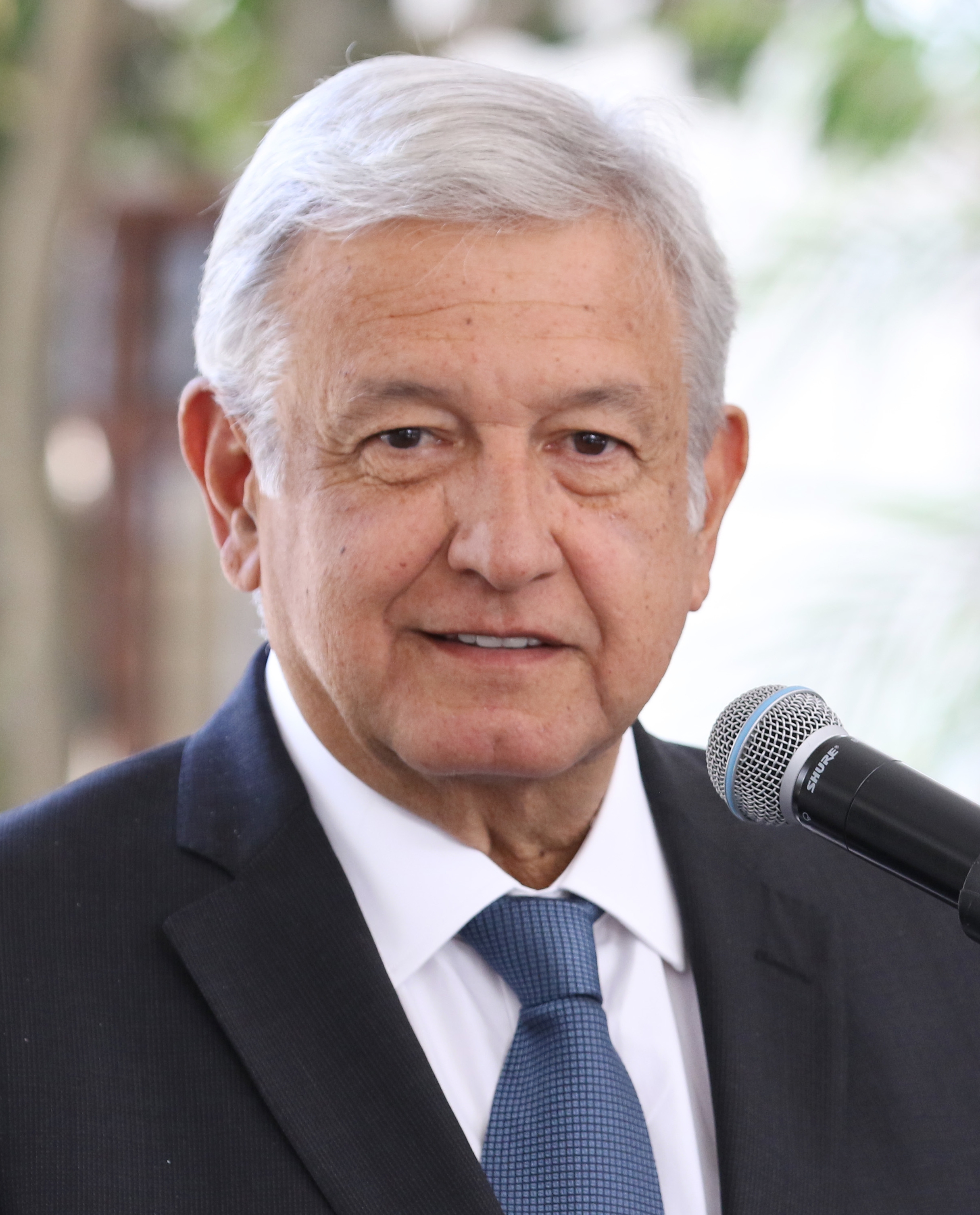 auteur Andres Manuel Lopez Obrador de la citation La violence au Mexique a son origine dans le manque de développement et de corruption.