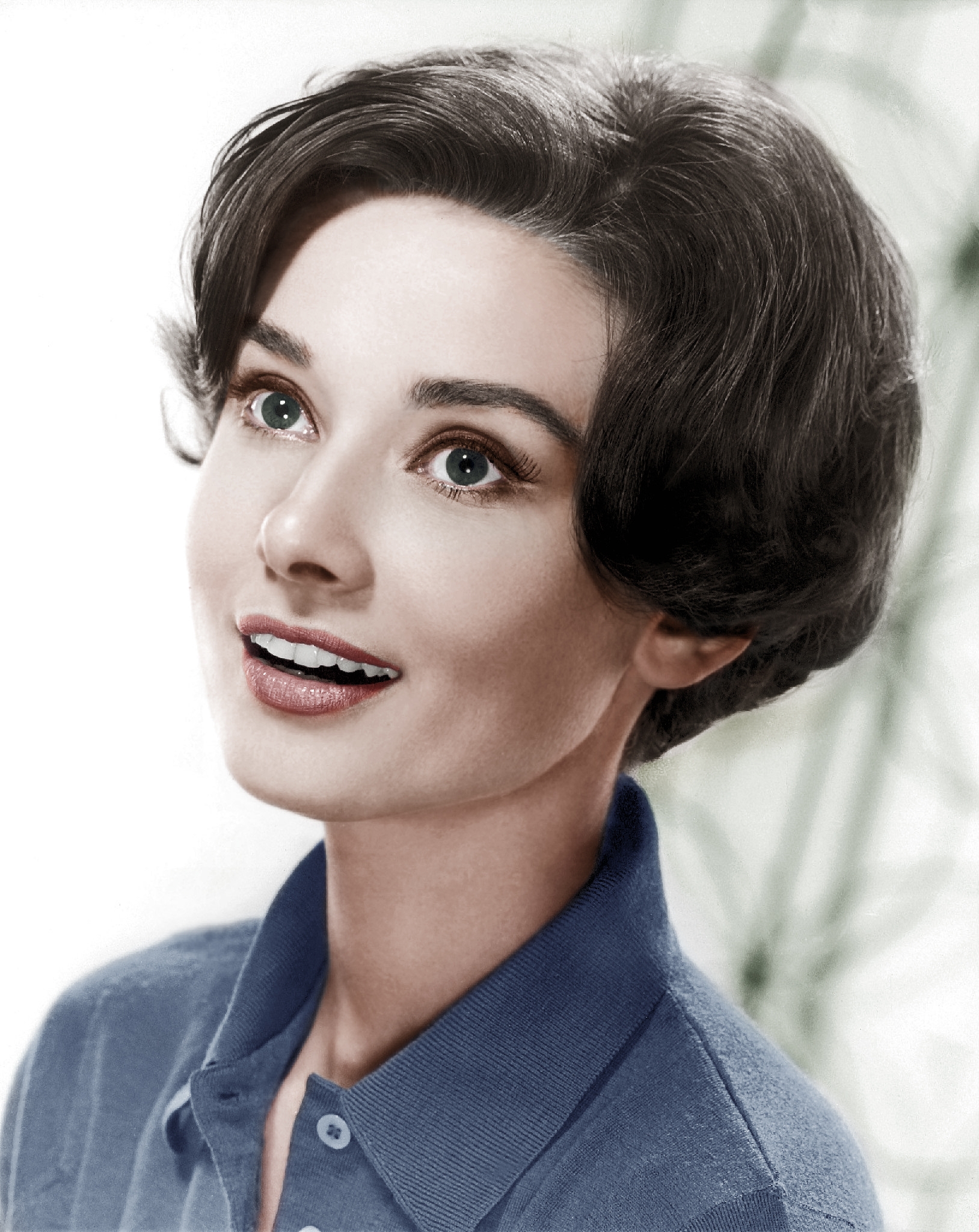 auteur Audrey Hepburn de la citation Je n'ai jamais pensé que j'atterrirais sur des photos avec un visage comme le mien.