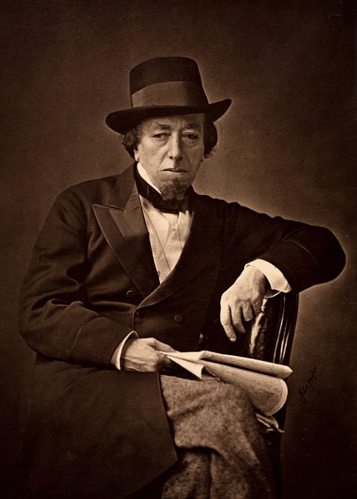 auteur Benjamin Disraeli de la citation L'homme est conçu pour créer, du poète au potier.