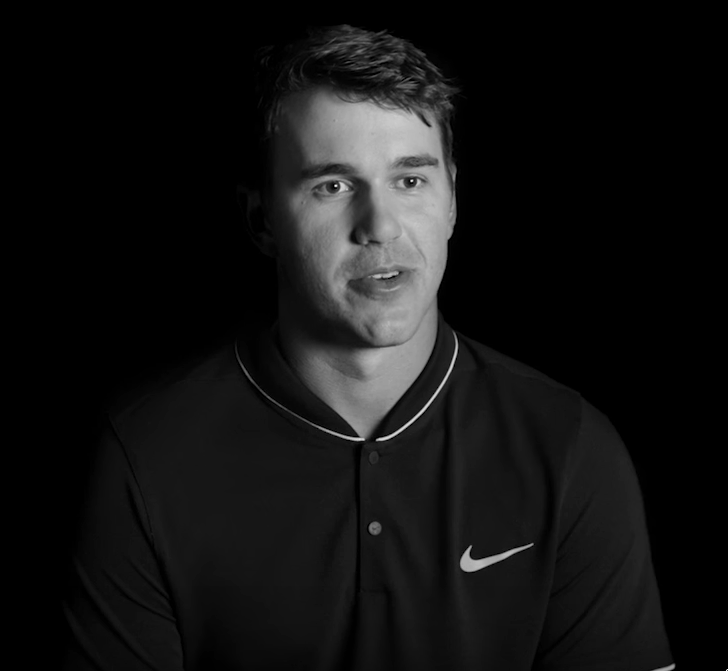 auteur Brooks Koepka de la citation Ce qui a été bon pour les temps d'arrêt, c'est que j'ai un chien. Un petit laboratoire noir. Je l'ai formée, alors elle m'a occupé.