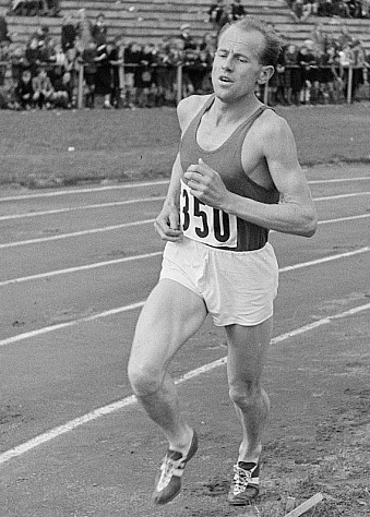 auteur Emil Zatopek de la citation Si je coure 100 mètres 30 fois, c'est 3 kilomètres et plus un sprint.