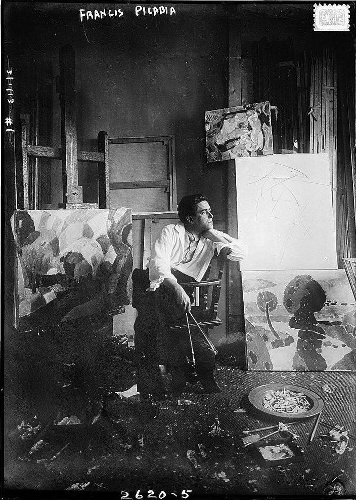 auteur Francis Picabia de la citation Il faut passer par la vie, que ce soit rouge ou bleu, nue nue et accompagnée de la musique d'un pêcheur subtil, préparé à tout moment pour une célébration.
