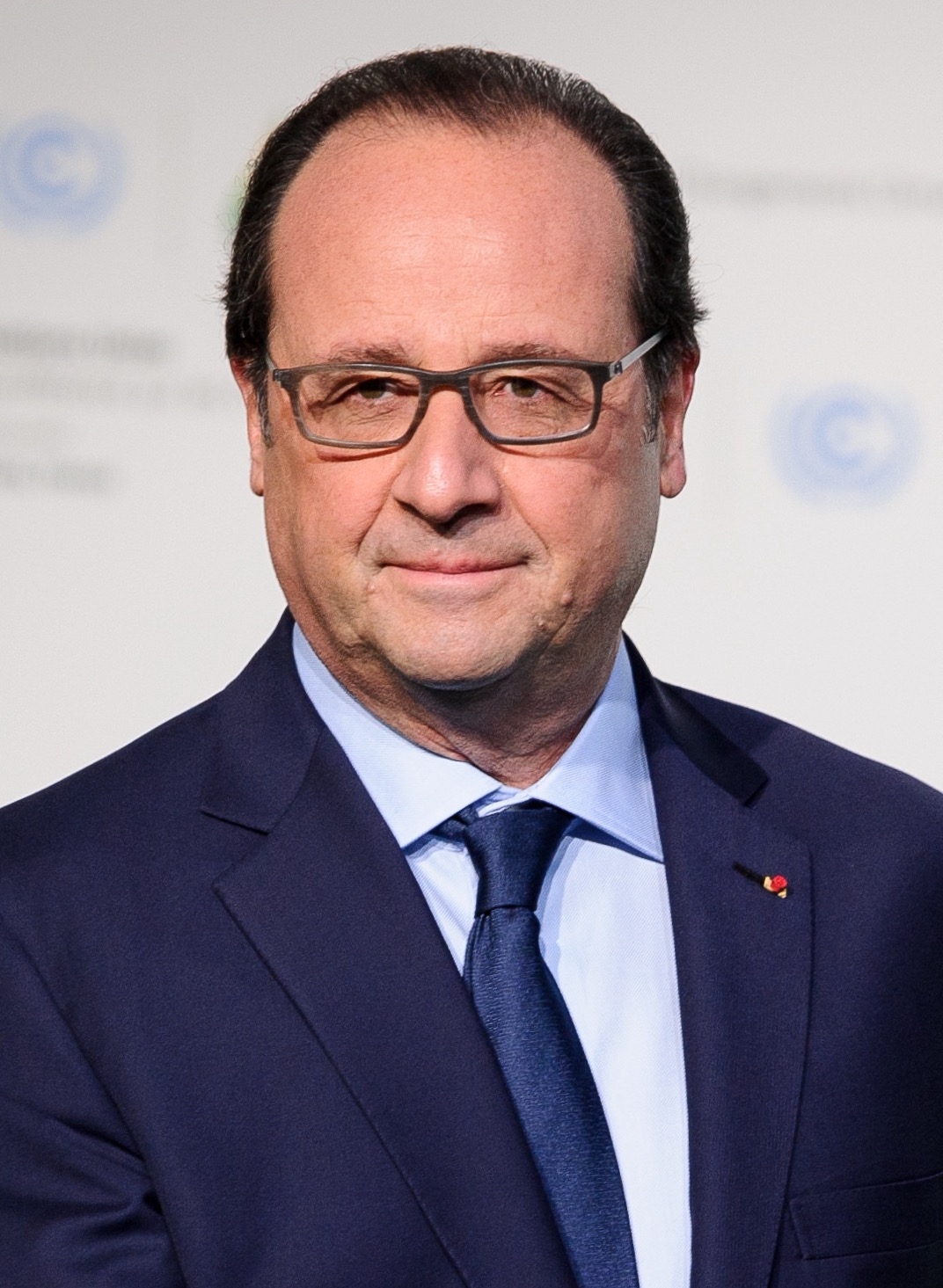 auteur François Hollande de la citation J'attache la plus grande importance à une amplification des efforts de paix au Moyen-Orient. Je voudrais également voir un plus grand dialogue entre les États-Unis et l'UE.
