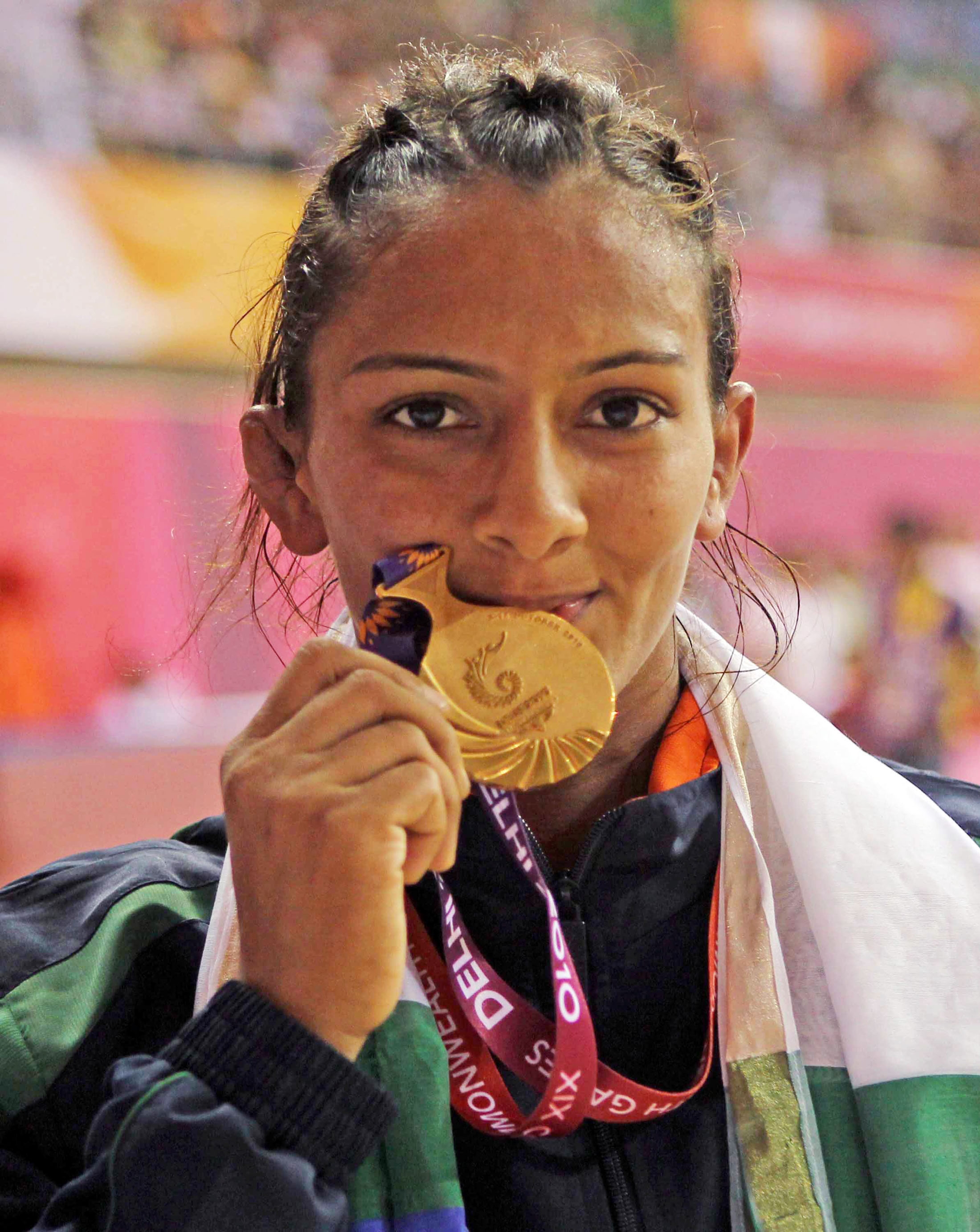auteur Geeta Phogat de la citation Nous avons régulièrement remporté des médailles dans tous les tournois et je pense qu'après «Dangal», l'engouement pour la lutte a augmenté parmi les filles.