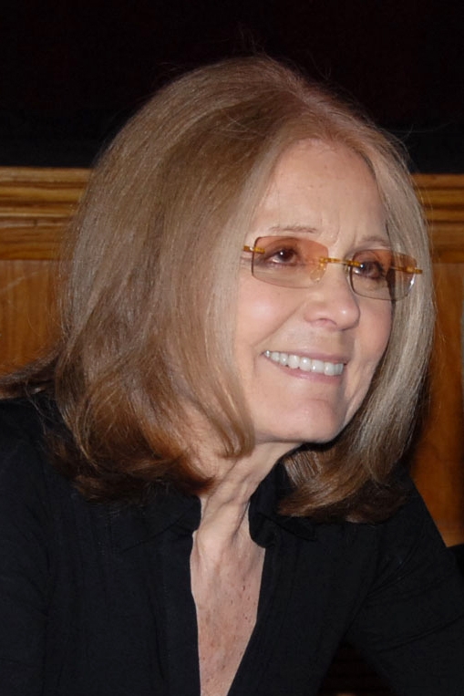 auteur Gloria Steinem de la citation La pire chose à propos de la souffrance est que cela durcit enfin le cœur de ceux qui l'entourent.