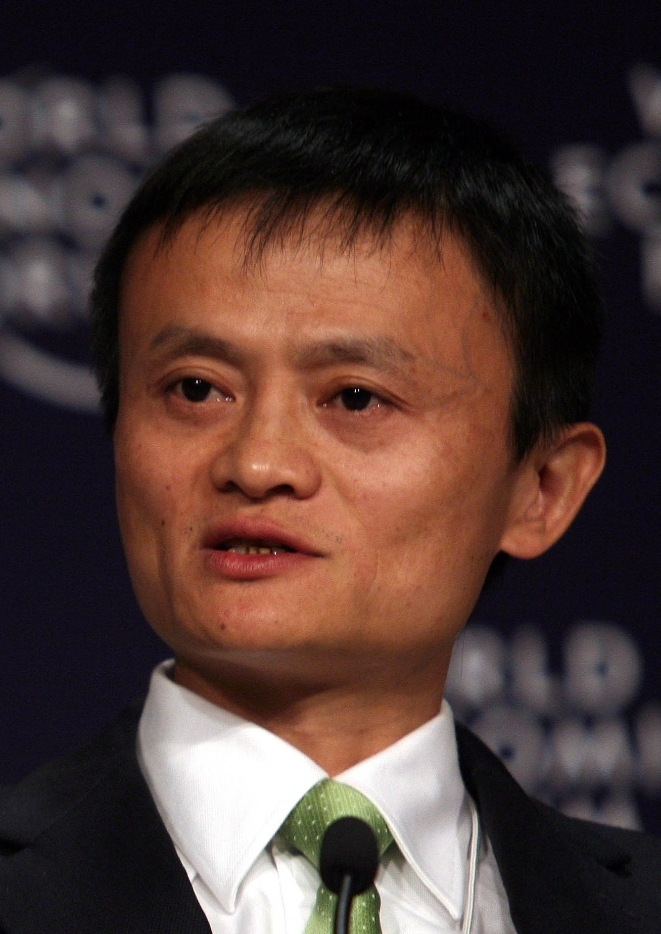 auteur Jack Ma de la citation Il est impossible pour la Chine de maintenir une croissance de 10 à 15% par an. L'économie devait ralentir et nous devons apprendre à ralentir.