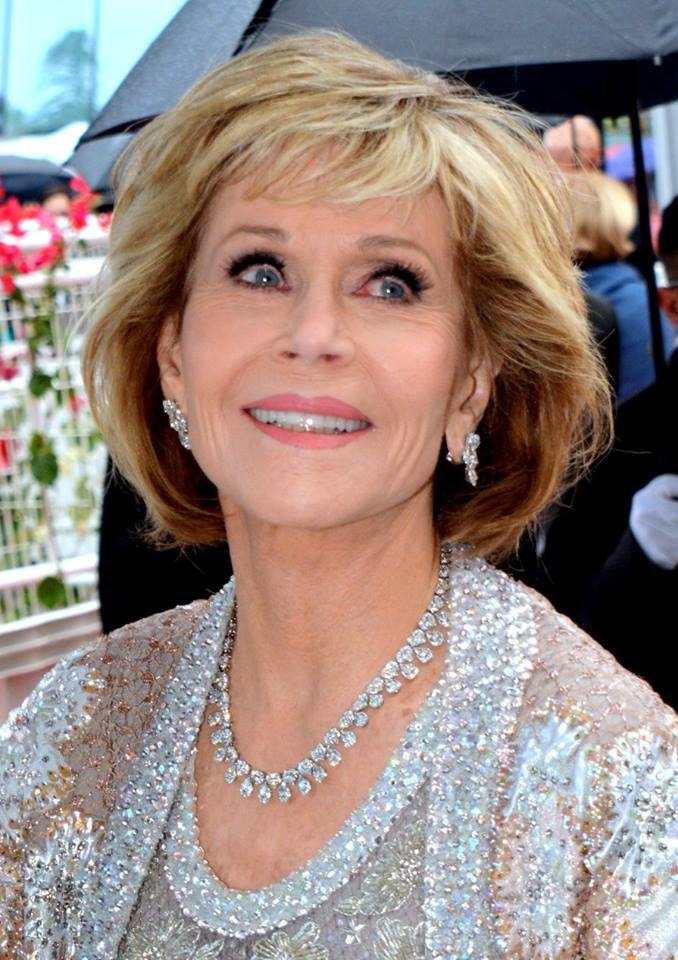 auteur Jane Fonda de la citation Quelqu'un a dit une fois que sous le pot de conformité Bell, la seule chose qui fleurit est la rage.
