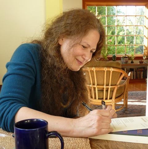auteur Jane Hirshfield de la citation Le travail de la poésie est la clarification et le grossissement de l'être.