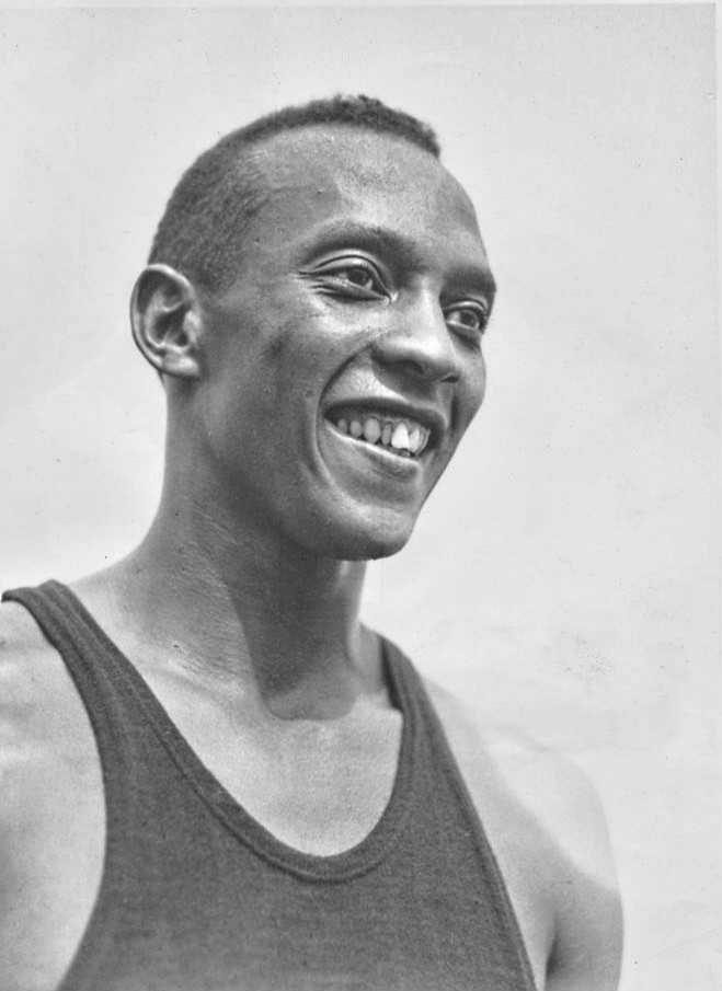 auteur Jesse Owens de la citation J'ai toujours aimé courir ... c'était quelque chose que vous pouviez faire par vous-même et sous votre propre pouvoir.