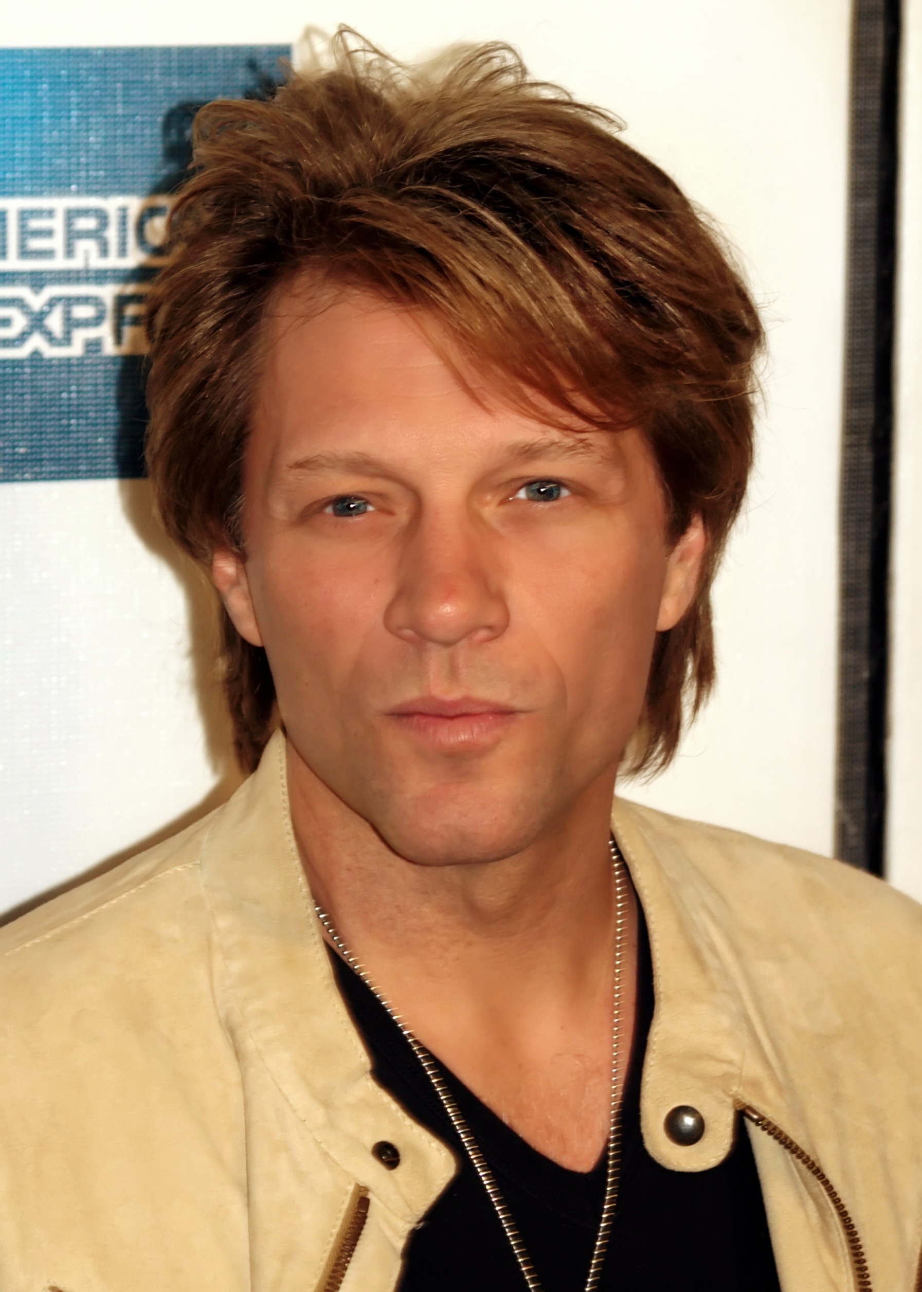 auteur Jon Bon Jovi de la citation Le succès tombe neuf fois et se levait dix.