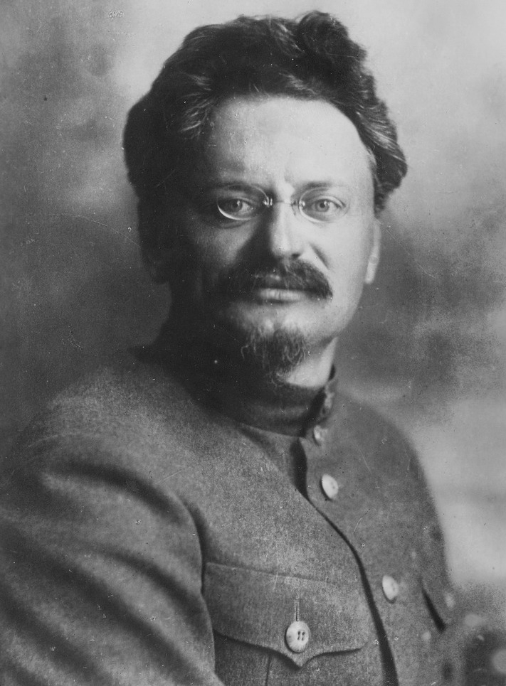 auteur Léon Trotski de la citation La calomnie ne peut être une force que si elle correspond à un besoin historique.