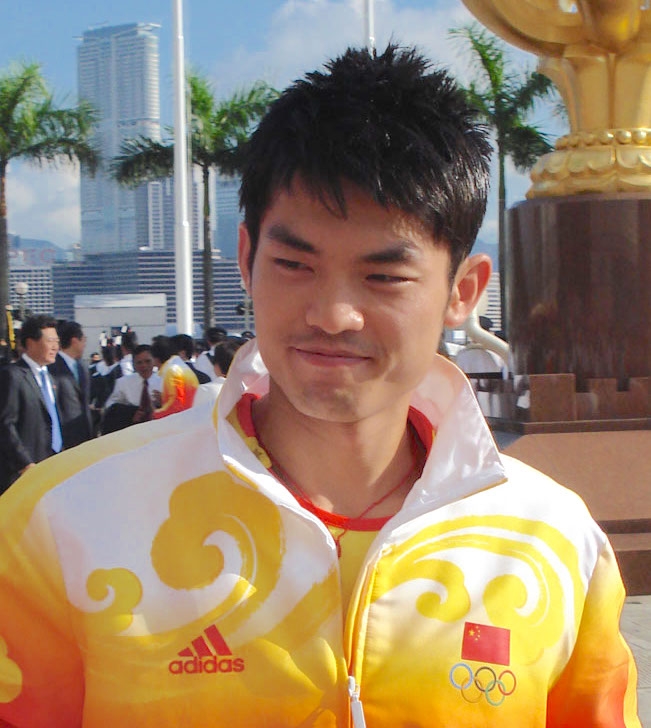 auteur Lin Dan de la citation J'espère que le badminton sera aussi populaire et respecté que le tennis un jour.