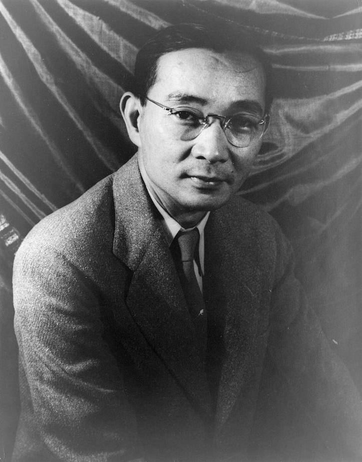 auteur Lin Yutang de la citation Le plus grand succès qu'un homme a fait, plus il craint une descente.