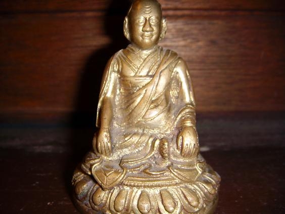 auteur Longchenpa de la citation Comme tout n'est qu'une apparition, n'ayant rien à voir avec le bien ou le mal, l'acceptation ou le rejet, on peut bien éclater de rire.