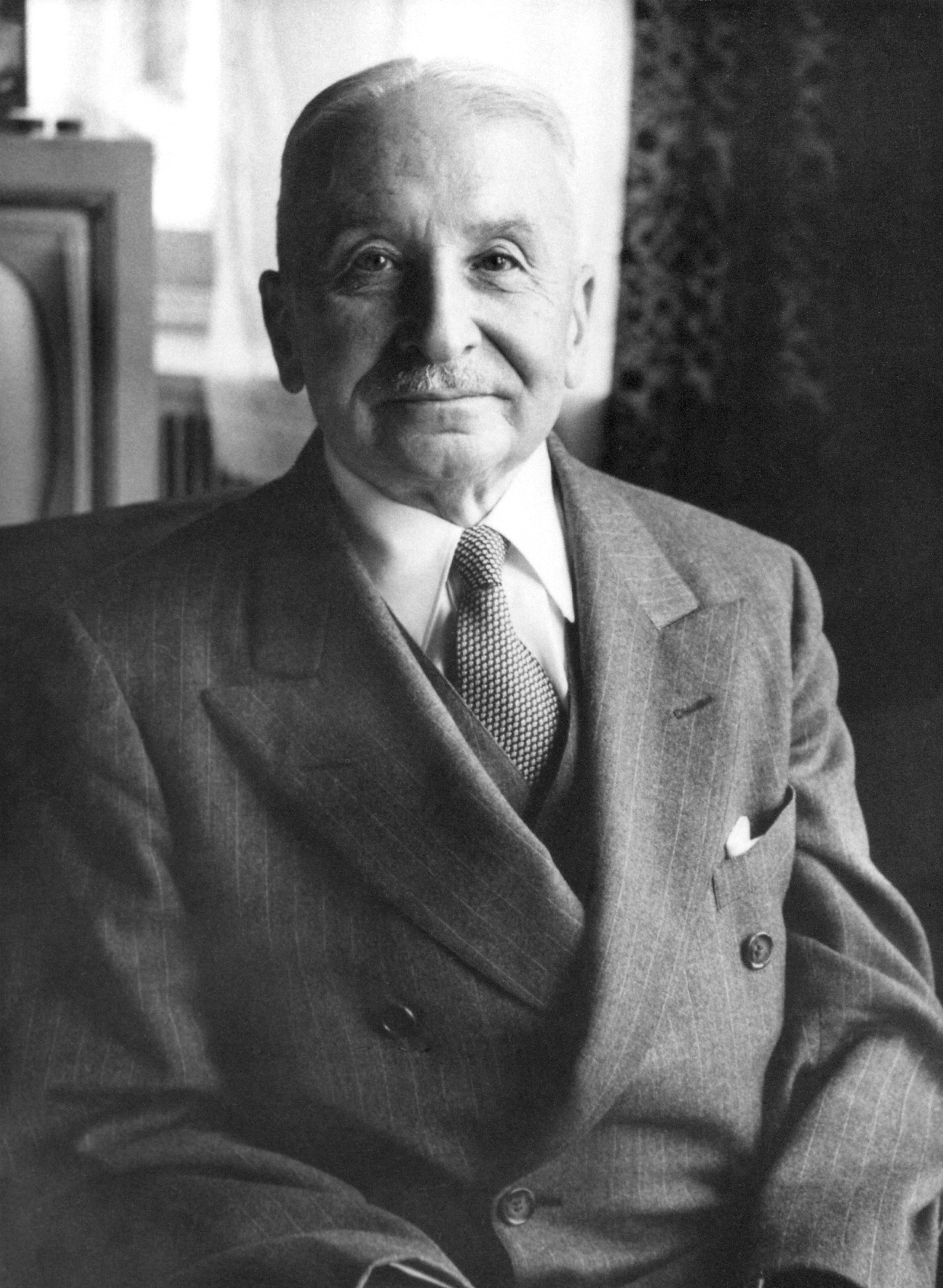 auteur Ludwig von Mises de la citation Les connaissances économiques conduisent nécessairement au libéralisme