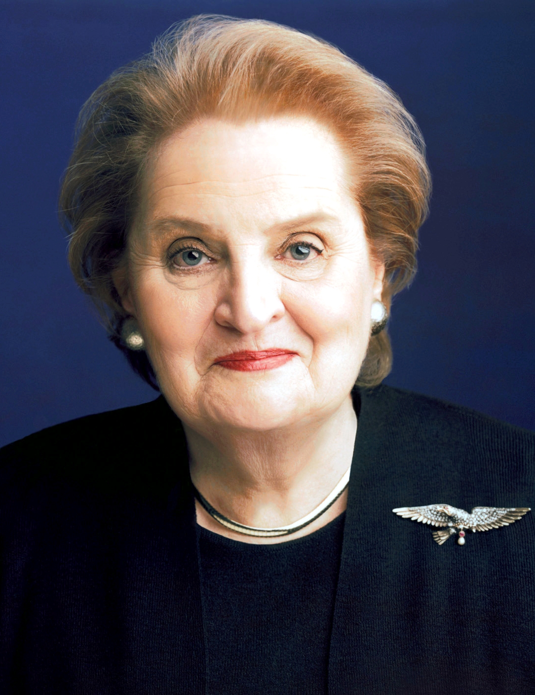 auteur Madeleine Albright de la citation On me demande souvent si, quand j'étais secrétaire, j'avais des problèmes avec les hommes étrangers. Ce n'est pas avec qui j'ai eu des problèmes, car je suis arrivé dans un très grand avion qui disait les États-Unis d'Amérique. J'ai eu plus de problèmes avec les hommes de notre propre gouvernement.