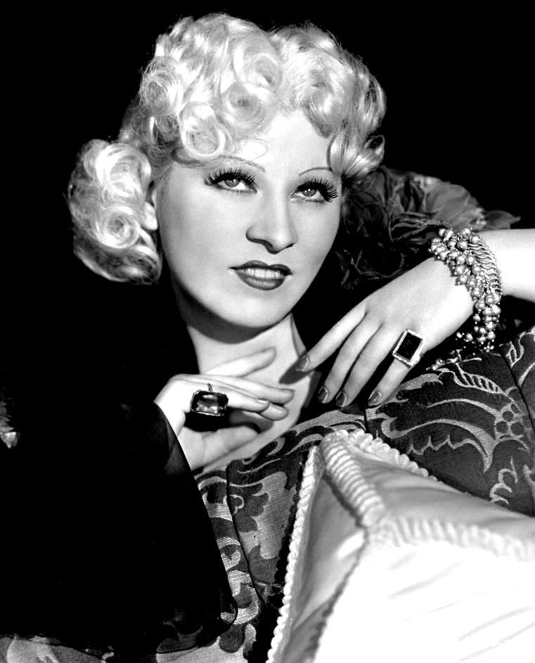 auteur Mae West de la citation Vous n'êtes jamais trop vieux pour devenir plus jeune!