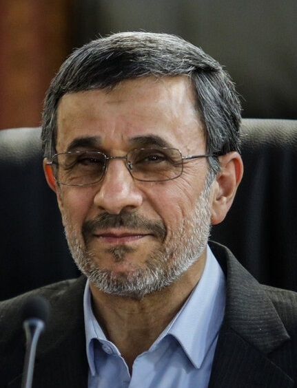 auteur Mahmoud Ahmadinejad de la citation Nous disons que si l'Holocauste s'est produit, alors l'Europe doit prendre les conséquences et que ce n'est pas la Palestine qui devrait en payer le prix. Si cela ne s'est pas produit, les Juifs doivent revenir d'où ils venaient. Je crois que le peuple allemand est également prisonnier de l'Holocauste.