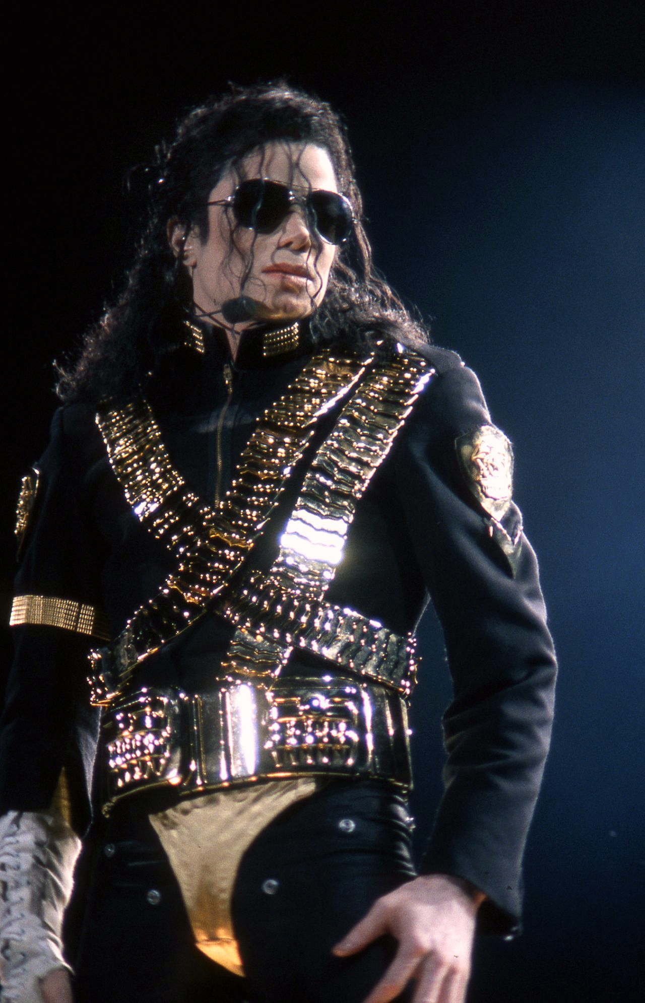 auteur Michael Jackson de la citation Tous les jours, créez votre histoire, chaque chemin que vous empruntez, vous quittez votre héritage.