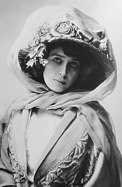 auteur Mistinguett