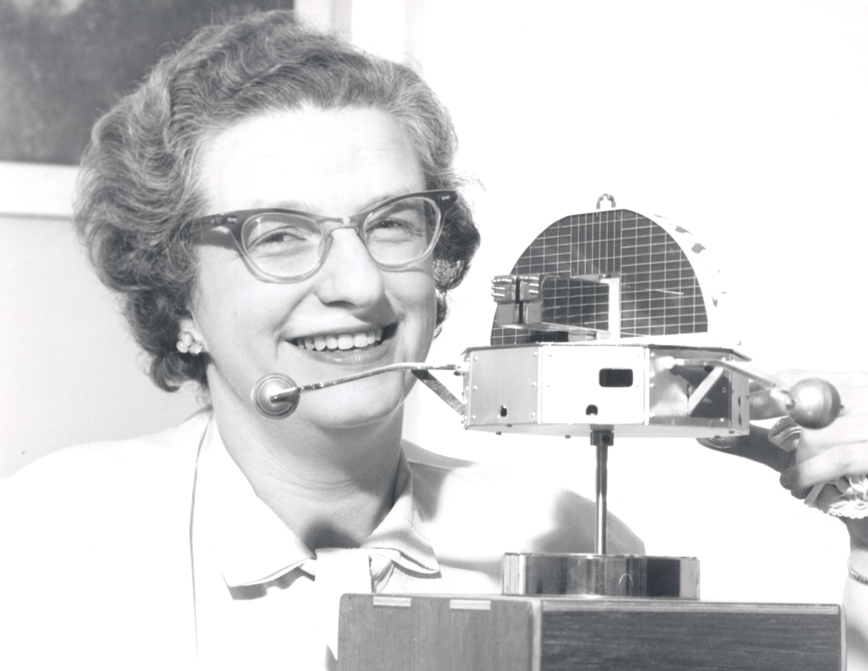 auteur Nancy Roman de la citation Les résultats passionnants de la Hubble, d'autres satellites et sondes n'auraient pas été possibles sans solutions innovantes à de nombreux problèmes techniques.