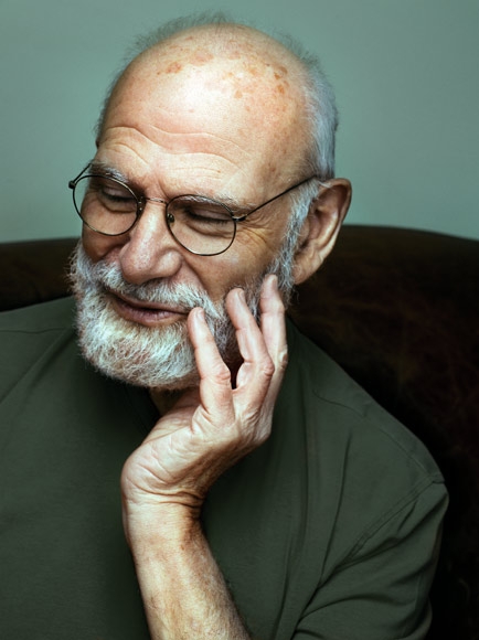 auteur Oliver Sacks de la citation À 11 ans, je pourrais dire «je suis sodium» (élément 11), et maintenant à 79 ans, je suis or.