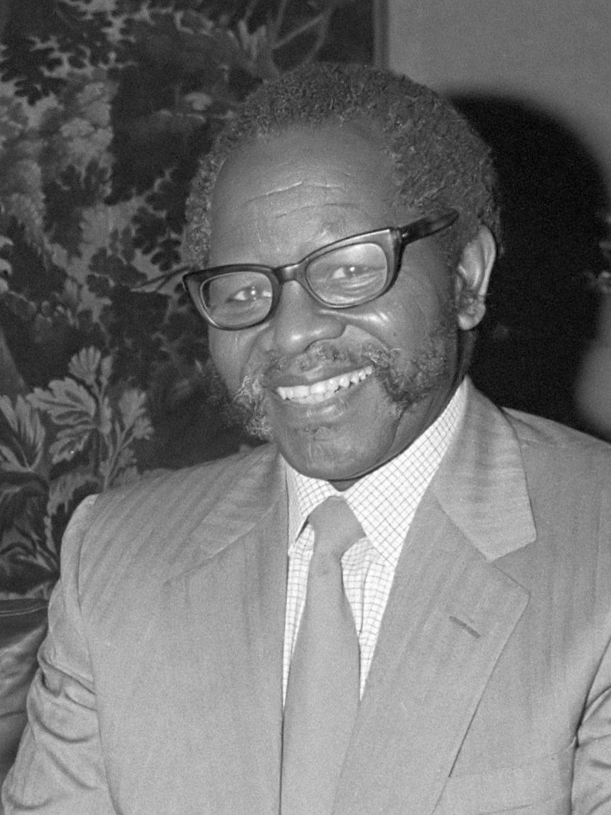 auteur Oliver Tambo de la citation En mai 1961, l'Afrique du Sud devait être déclarée République nationaliste. Il y a eu un référendum blanc, mais aucun Africain n'a été consulté.