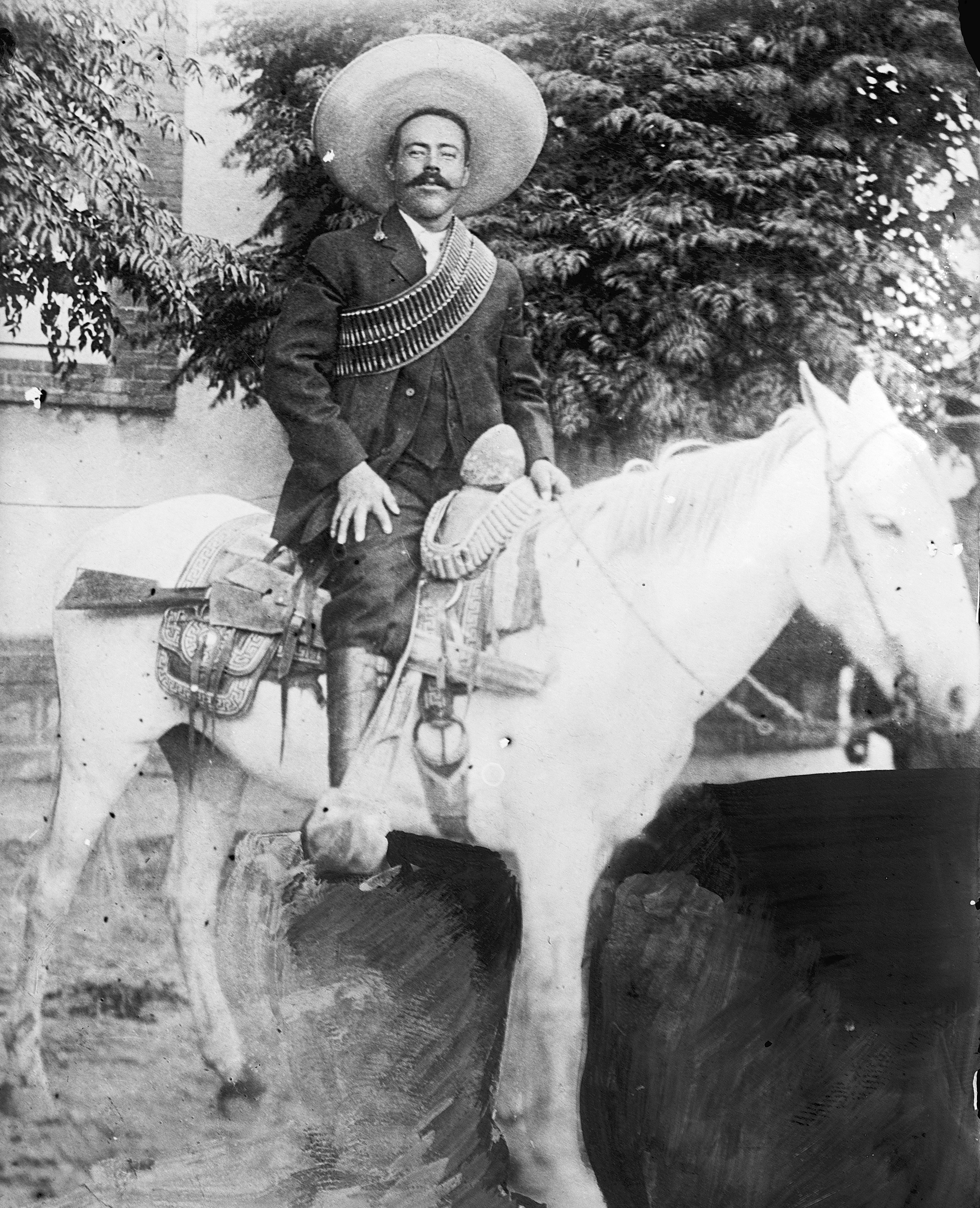 auteur Pancho Villa de la citation Le cafard, le cafard, vous ne voulez plus marcher, parce que vous ne l'avez pas, car il manque de marijuana ce tabagisme.