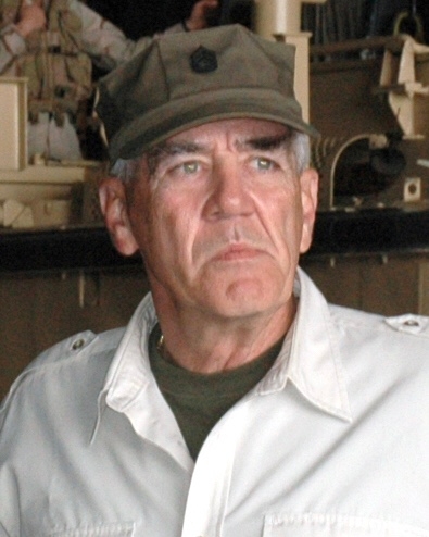 auteur R. Lee Ermey de la citation J'étais stationné dans un dépôt de recrutement marin à San Diego de 1965 à 1967.