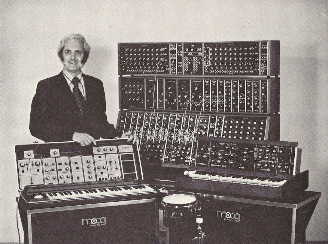 auteur Robert Moog de la citation Il se trouve que je pense que les ordinateurs sont la chose la plus importante qui arrive aux musiciens depuis l'invention de l'intestin de chat qui était il y a longtemps.