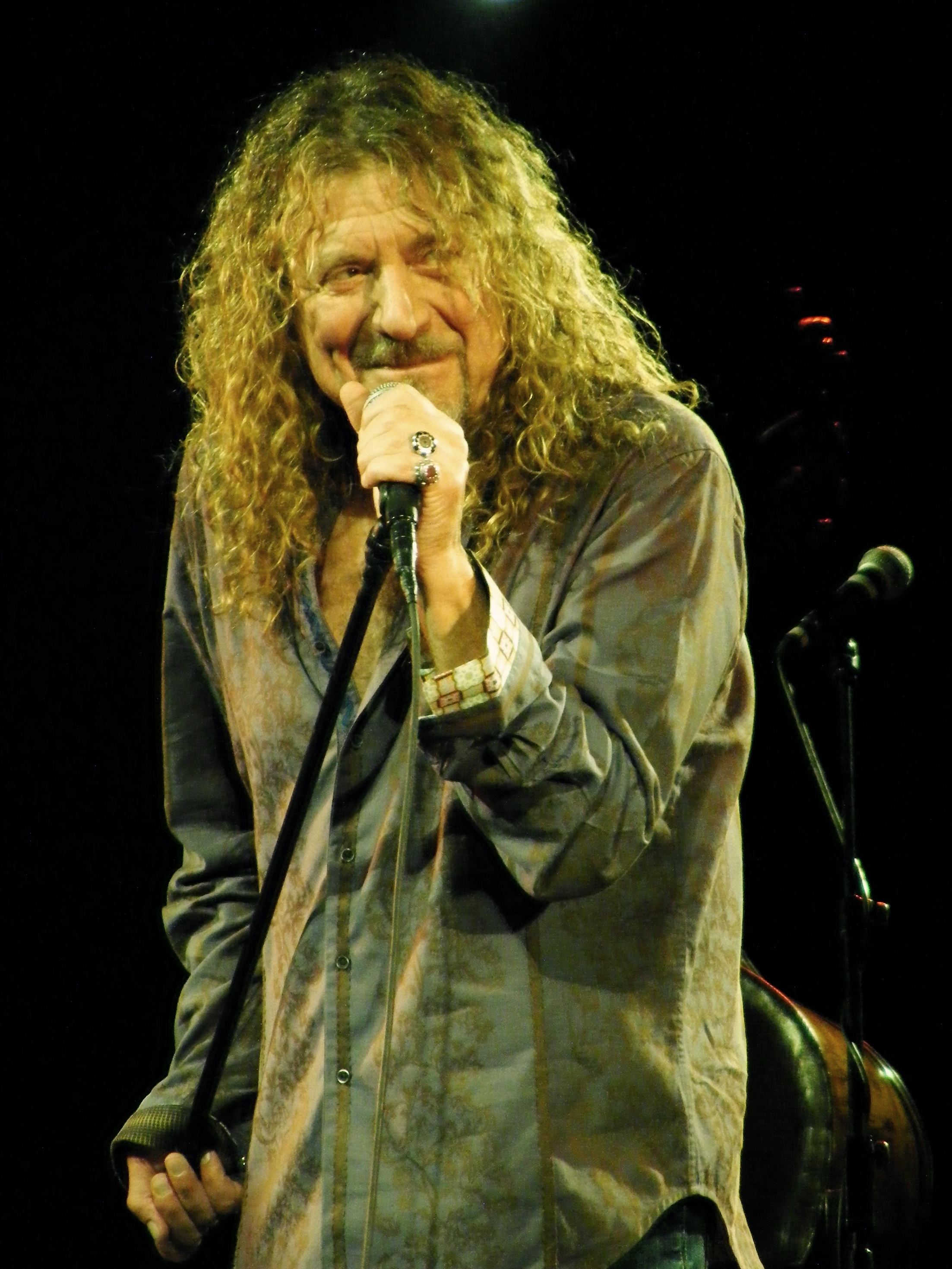 auteur Robert Plant de la citation J'ai réalisé ce que Led Zeppelin était à peu près à la fin de notre première tournée aux États-Unis. Nous avons commencé à ne pas même sur le projet de loi à Denver, et au moment où nous sommes arrivés à New York, nous étions deuxième à Iron Butterfly, et ils ne voulaient pas continuer!