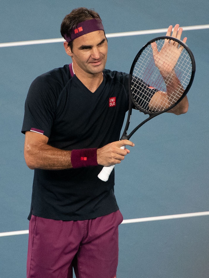 auteur Roger Federer de la citation Quand ils [les annonceurs du tribunal] disent: «C'est le n ° 2 mondial», cela ne me semble pas juste parce que je suis n ° 1 ou je suis un champion du Grand Chelem. Je ne suis pas le numéro 2 mondial. Je n'aime pas l'anneau quand je suis présenté sur le terrain parce que je suis là depuis, si longtemps.
