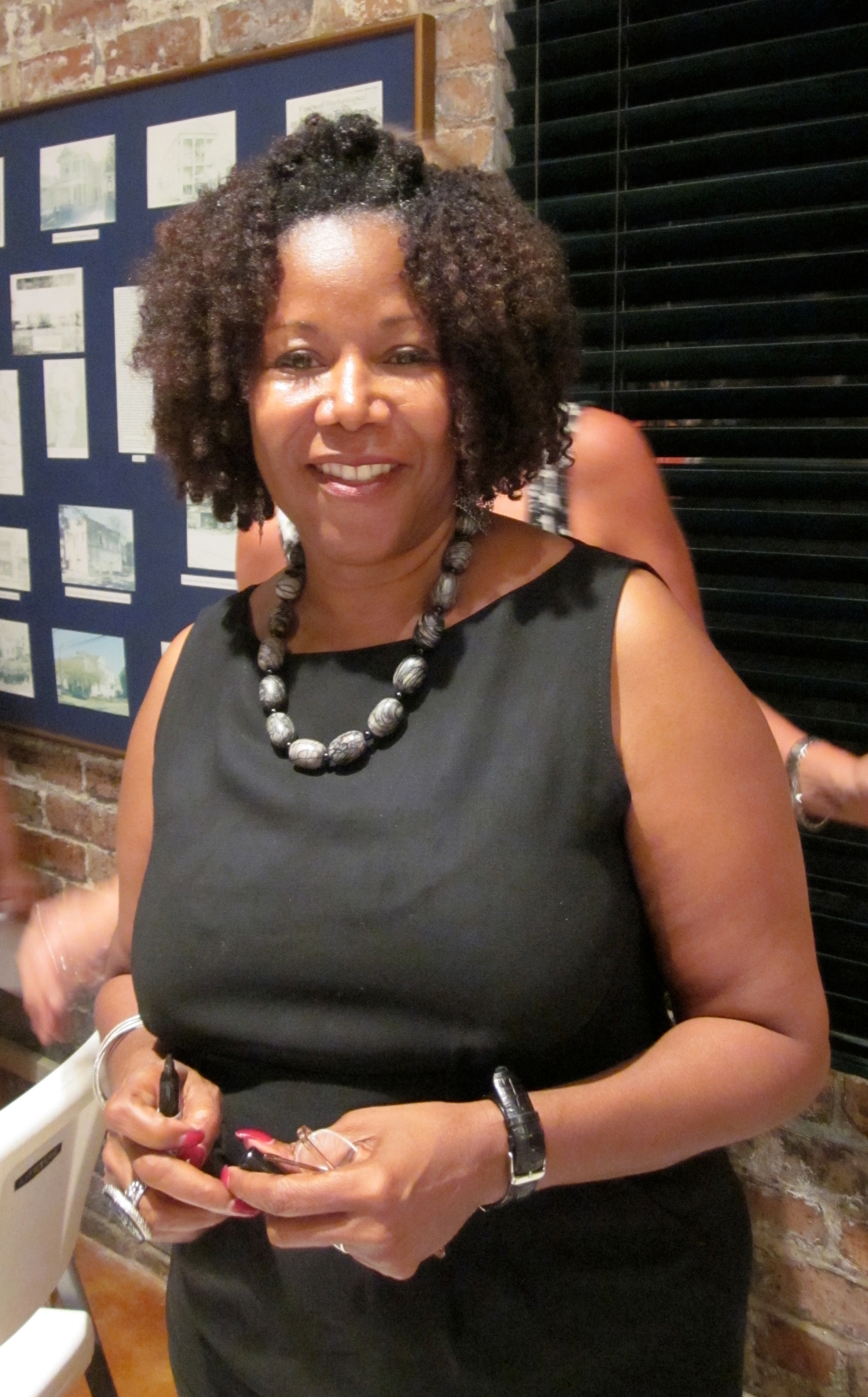 auteur Ruby Bridges de la citation En tant qu'Afro-Américains, nous savions que si nous voulions voir le changement, nous devions nous lancer dans l'assiette et faire ce changement nous-mêmes. Tout le monde ne vient pas à cette réalisation dans sa vie, mais remerciez le père de Dieu Linda Brown a ressenti de cette façon.