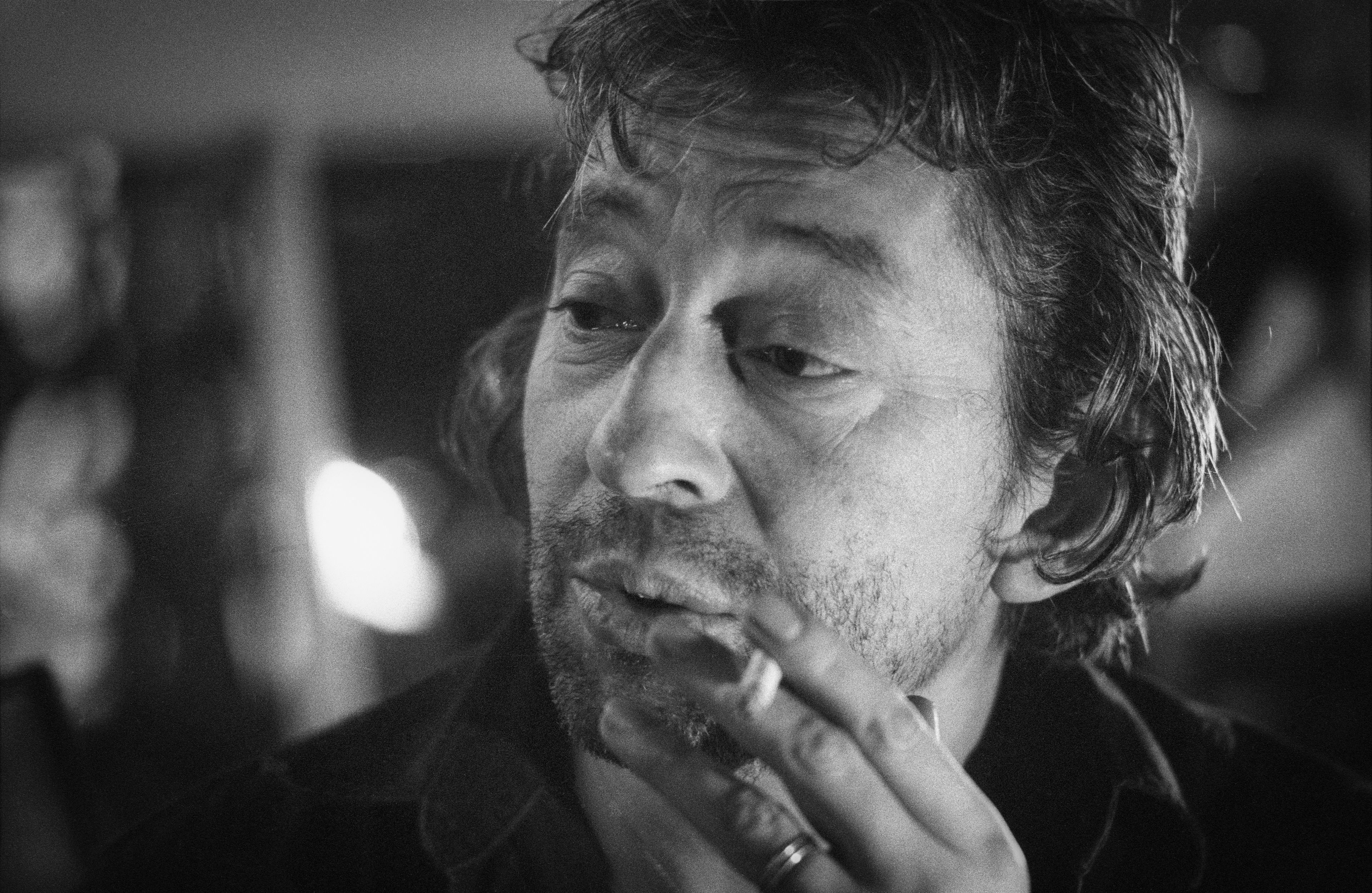 auteur Serge Gainsbourg de la citation Un poison violent, c'est ça l'amour Un truc à pas dépasser la dose.