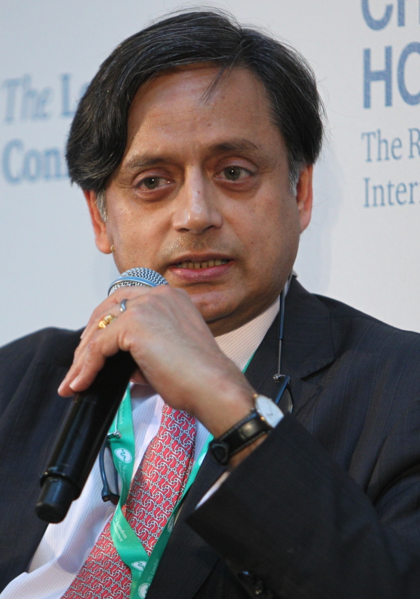 auteur Shashi Tharoor de la citation Personne ne dit "Gee Whiz!" Message de nos jours, bien sûr, même en Amérique - à la fois parce que cette expression a depuis longtemps été supplantée par d'autres plus colorés et moins imprimables, et parce que notre capacité de surprise a depuis longtemps été émoussée par une surabondance de sources.