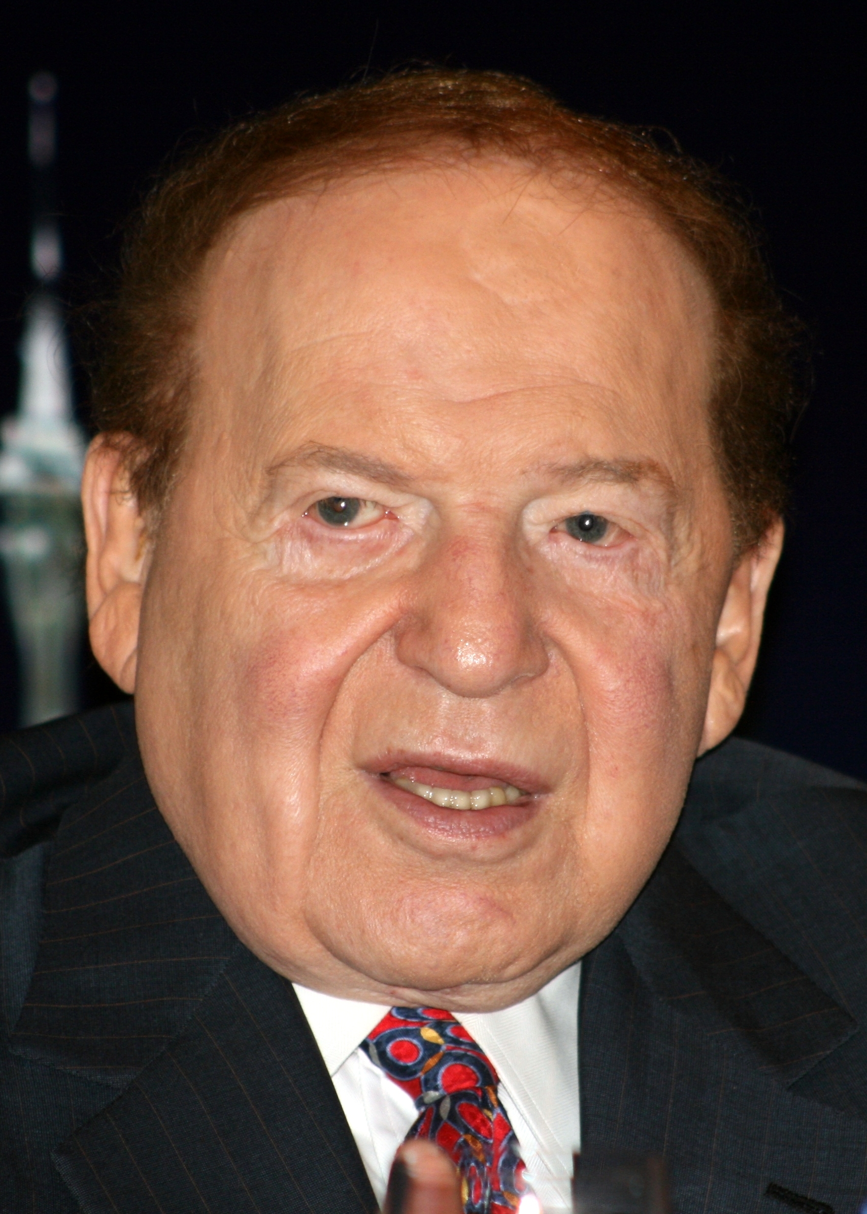 auteur Sheldon Adelson de la citation Un entrepreneur est né avec la mentalité de prendre des risques, bien qu'il y ait plusieurs caractéristiques importantes : courage, confiance en soi et surtout, même en cas d'échec, apprendre de l'échec et se relever et essayer à nouveau.