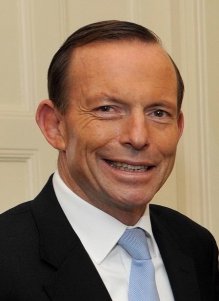 auteur Tony Abbott de la citation Je pense que les gens devraient venir en Australie par la porte d'entrée, pas par la porte arrière. Si les gens veulent un résultat migratoire, ils devraient passer par les canaux de migration.