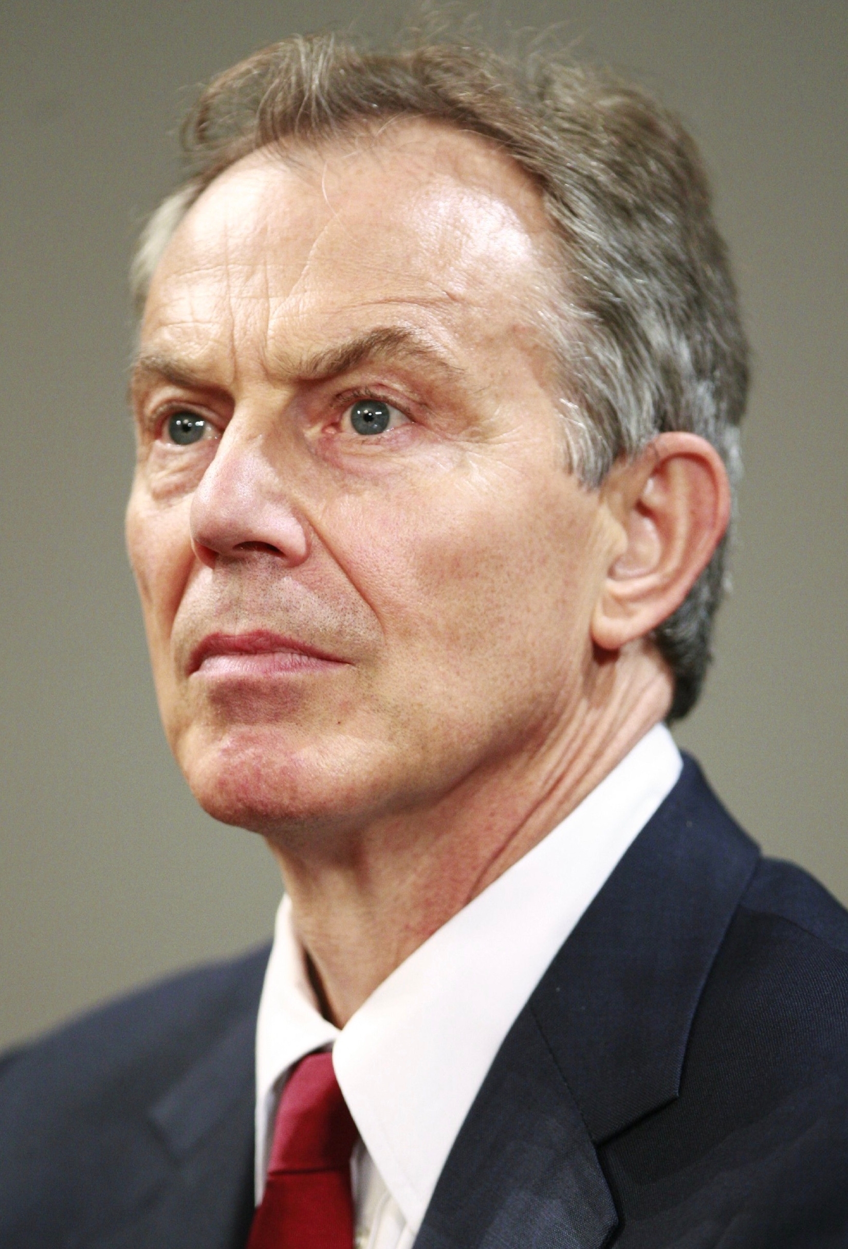 auteur Tony Blair de la citation Le pouvoir sans principe est stérile, mais le principe sans pouvoir est futile. Il s'agit d'un parti de gouvernement, et je le dirigerai en tant que parti de gouvernement.